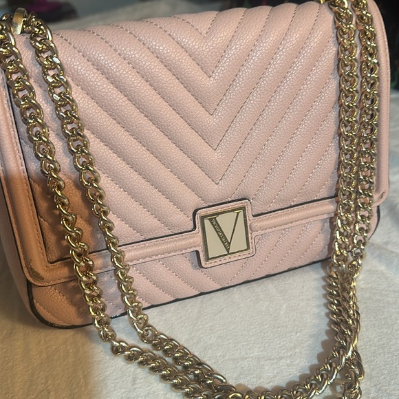 *NEW* Baby Pink Victorias Secret Purse w/ Goldtone Chain Straps - Picture 2 of 9